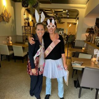 Wauw, nog even terugblikken💕. Wat was dit een verrassing, ons vrijgezellenfeest!
Tranen gelachen en zoveel plezier gehad met alleen maar lieve mensen! Een dag met een dikke gouden rand! Dankjewel lieve allemaal💕